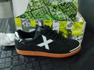 Zapatillas Munich G3 Negras y Blancas