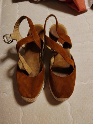 Sandalias esparto marrón