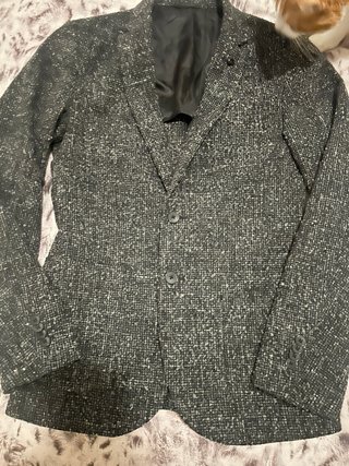 Americana gris oscuro con punteado