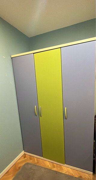 Armario Juvenil de Tres Puertas Verde y Azul