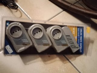 Set di 3 Prese Wireless con Telecomando