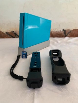 Nintendo Wii Celeste con SD 32GB