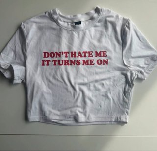 Camiseta Crop Top Don't Hate Me
