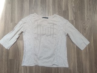 Blusa de manga 3/4 con encaje y bordados
