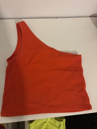 Top asimétrico naranja