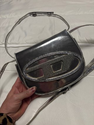 Borsa Diesel argentata con grande D