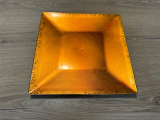 Vassoio quadrato arancio dorato