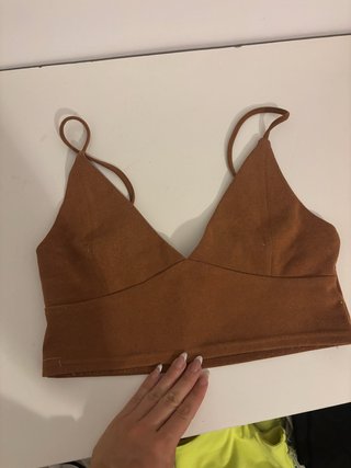 Top de vestir marrón