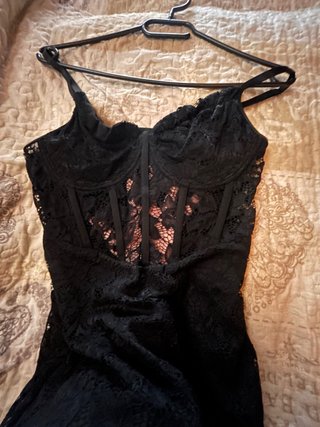 Vestito in pizzo nero