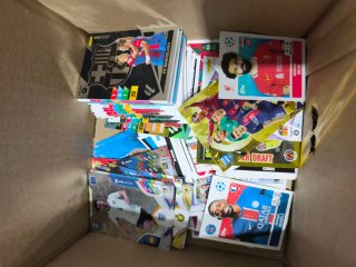 Lote 2 albums y caja 400 Cartas