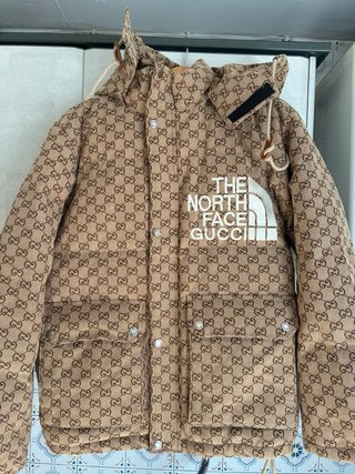 Chaqueta Gucci x The North Face Beige