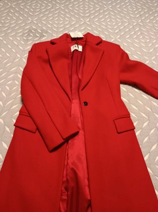 Abrigo Rojo Zara Studio