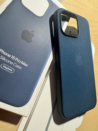 Cover iPhone 15 Pro Max silicone blu MagSafe
