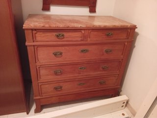 Cómoda/cajonera de madera con tapa de mármol