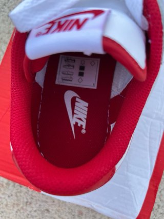 Zapatillas Nike Blancas y Rojas