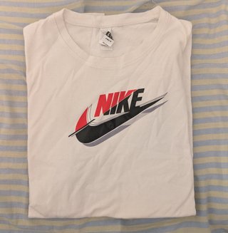 Camiseta Nike Blanca Estampado Deportivo