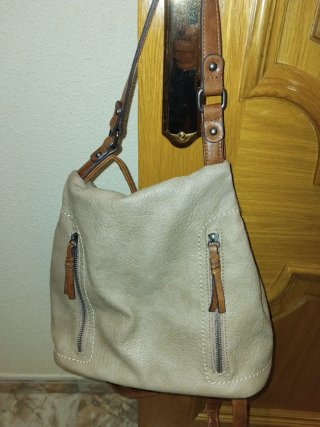 Mochila de cuero sintético beige y marrón
