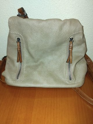 Mochila de cuero sintético beige y marrón