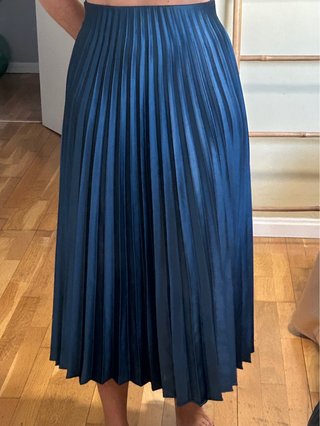 Falda plisada azul Zara