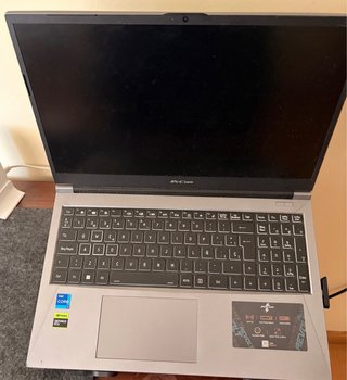 PcCom Revolt 15,6” FHD – RTX 4070 – i7 – 32GB RAM