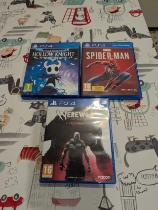 3 Juegos PS4 (Hollow Knight, Spider-Man, Werewolf)