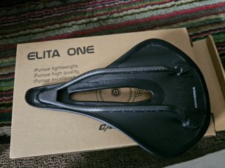 Sillín Elita One Carbono 90g (240x143mm) Nuevo