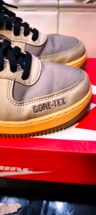 Nike Air Force 1 Gore-Tex Beige Negro