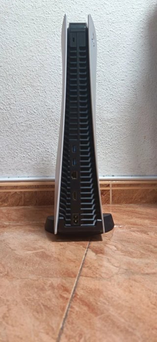 PS5 con 2 mandos y 3 juegos ( precio negociable )