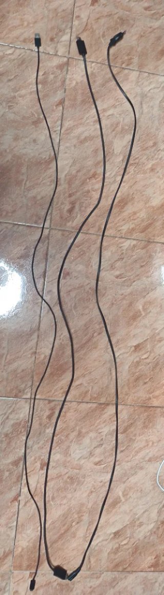 PS5 con 2 mandos y 3 juegos ( precio negociable )