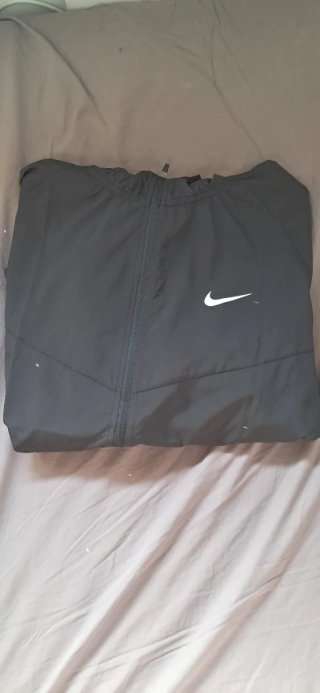 Cortavientos Nike Negro