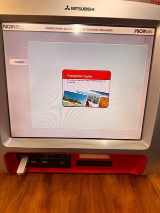 Kiosco Fotográfico Mitsubishi con Impresora