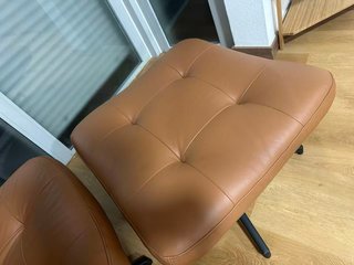 IKEA HAVBERG Silla giratoria y reposapiés cuero
