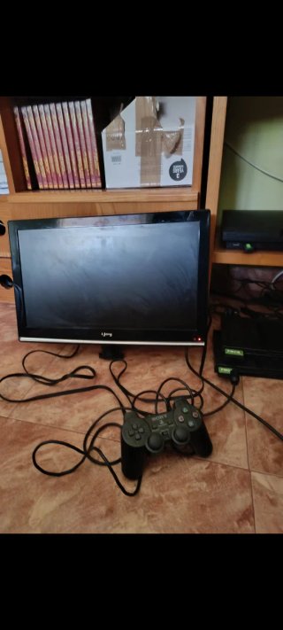 Televisor y Consola PS2 Sony Negra