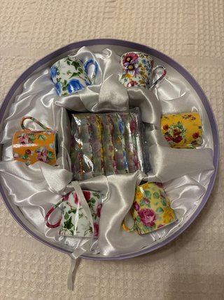 Juego de tazas de café con flores