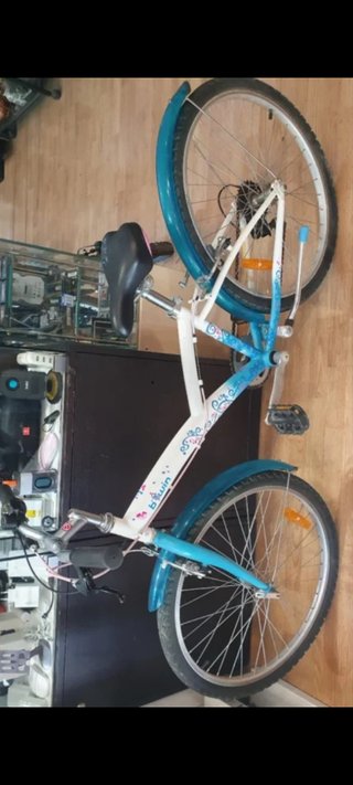 Bicicleta Btwin de 24 pulgadas.