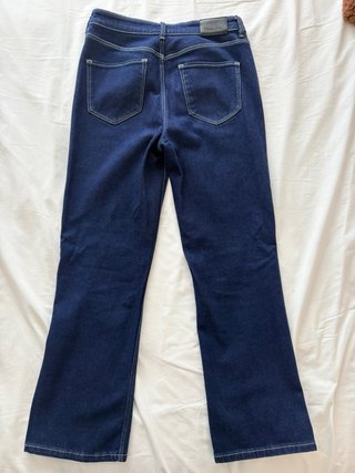 Vaqueros Massimo Dutti acampanados cropped
