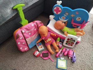 Lote Nenuco: Maleta, Muñecas y Accesorios