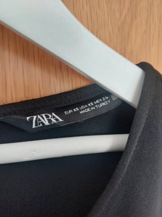 Mono Negro Zara con Flores
