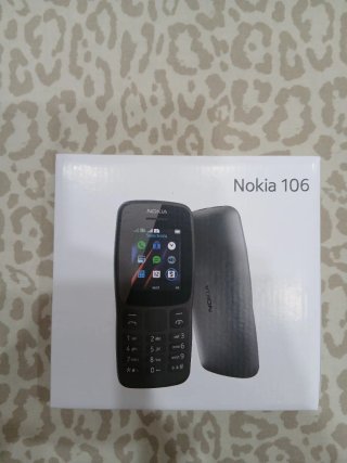 Nokia 106 nero con caricatore e cuffie