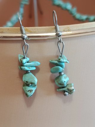 Conjunto de Collar Largo y Pendientes Turquesa