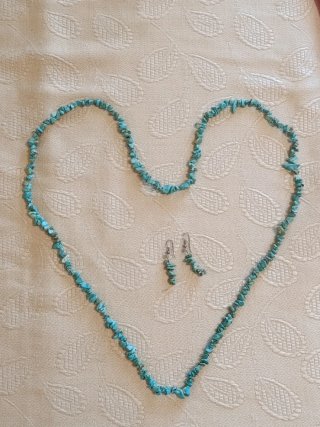 Conjunto de Collar Largo y Pendientes Turquesa