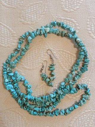 Conjunto de Collar Largo y Pendientes Turquesa