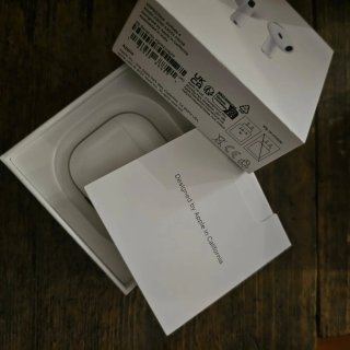Apple AirPods 4