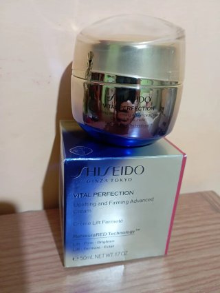Shiseido Vital Perfection Crema Viso