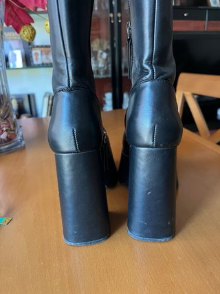 Botas Bershka tacón plataforma negras