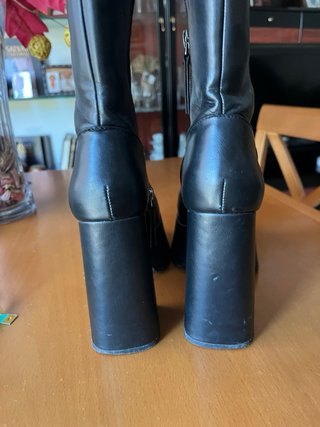 Botas Bershka tacón plataforma negras