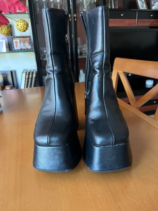 Botas Bershka tacón plataforma negras