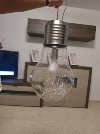 Lámpara de Techo con Diseño de Bombilla