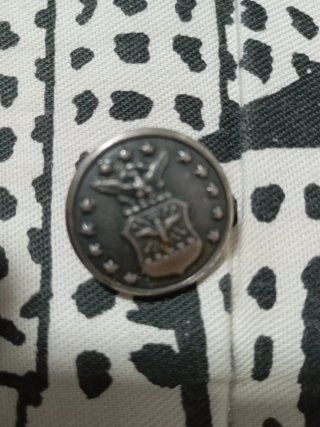 Botón militar antiguo