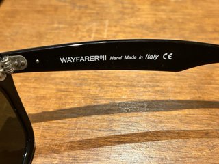 Gafas de Sol Ray-Ban Wayfarer Negras y Blancas